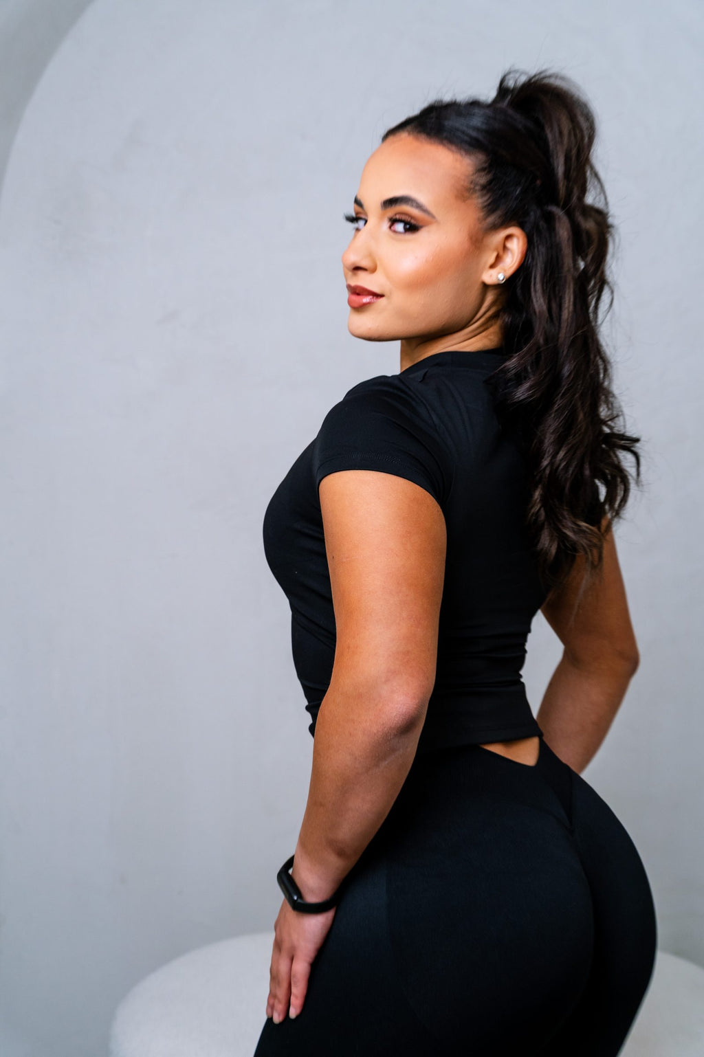 V Back Scrunch Leggings - Black